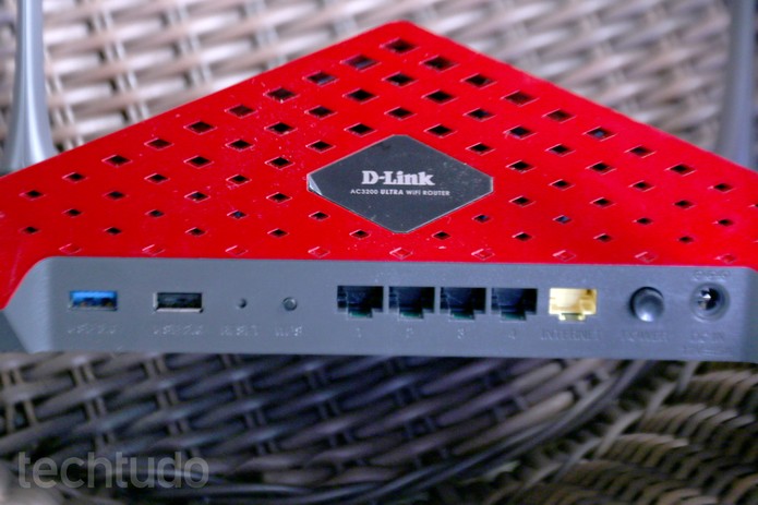 DLINK AC3200 (Foto: Carol Danelli/TechTudo)