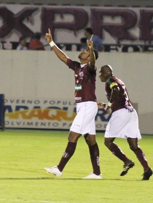 Fabrício Carvalho comemora gol contra o Rio Claro (Foto: Assessoria Ferroviária)
