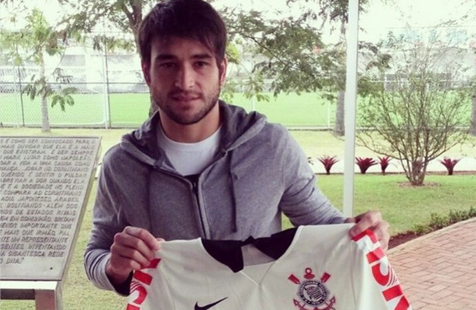 Lodeiro faz testes físicos e pode até participar de jogo-treino no sábado