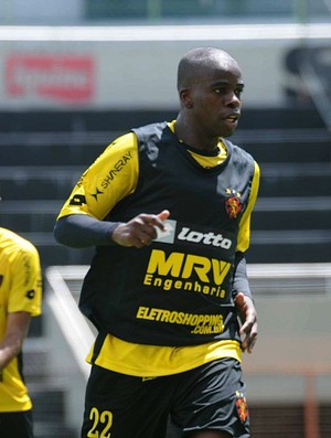 tobi sport treino (Foto: Aldo Carneiro / Pernambuco Press)