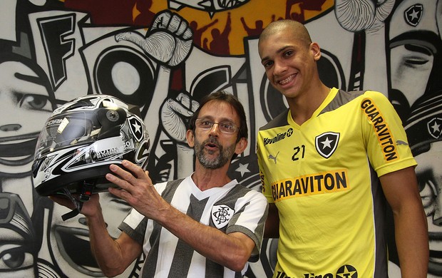 doria botafogo torcedor capacete (Foto: Vitor Silva / SSPress) doria botafogo torcedor capacete (Foto: Vitor Silva / SSPress)