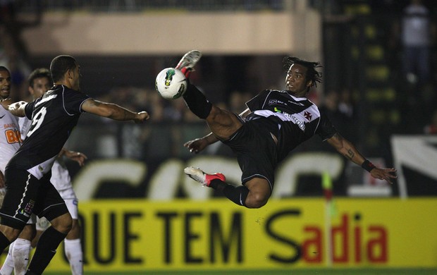 Carlos Alberto Vasco x Santos (Foto: Márcio Alves / O Globo)