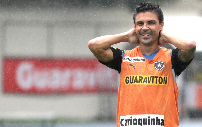 Bolívar no treino do Botafogo (Foto: Vitor Silva / SS Press)