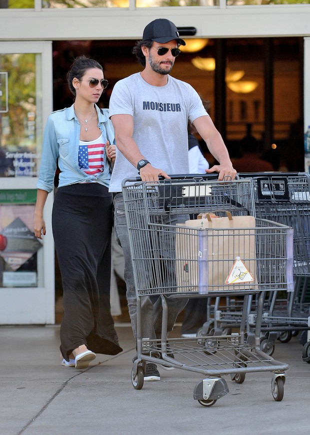 Rodrigo Santoro e Mel Fronckowiak (Foto: Grosby Group/Agência)