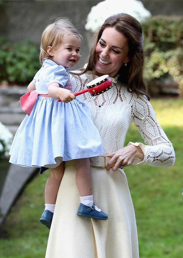 Kate Middleton, príncipe William e filhos (Foto: Marcos Serra Lima / Paparazzo)