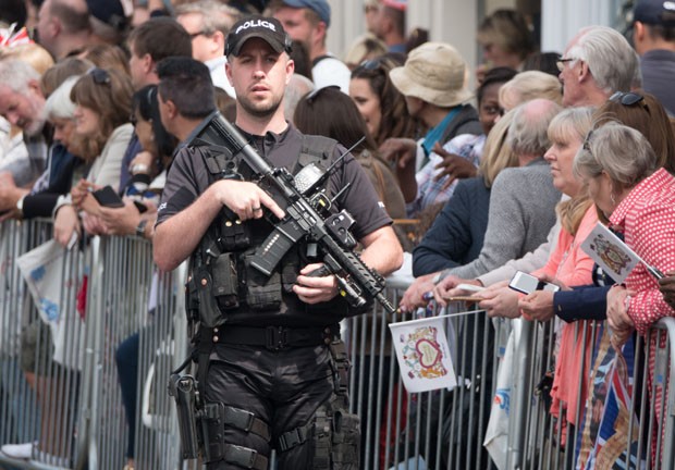 Snipers se posicionam para o casamento de Harry e Meghan Markle (Foto: Getty Images) Snipers se posicionam para o casamento de Harry e Meghan Markle (Foto: Getty Images)