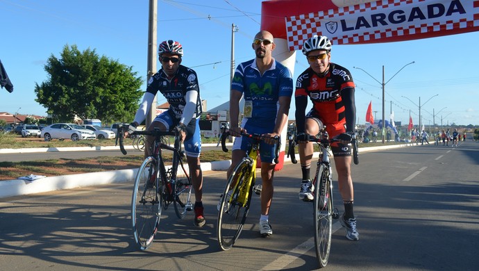 Amigos ciclistas participaram da segunda etapa do estadual em Ariquemes (Foto: Franciele do Vale)