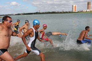 Triathlon Petrolina (Foto: Magda Lomeu)