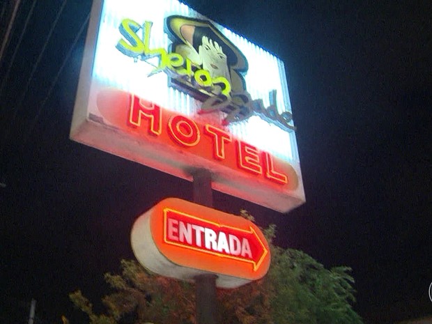 Crime ocorreu quando casal saía de motel em Irajá (Foto: Reprodução / TV Globo) Crime ocorreu quando casal saía de motel em Irajá (Foto: Reprodução / TV Globo)