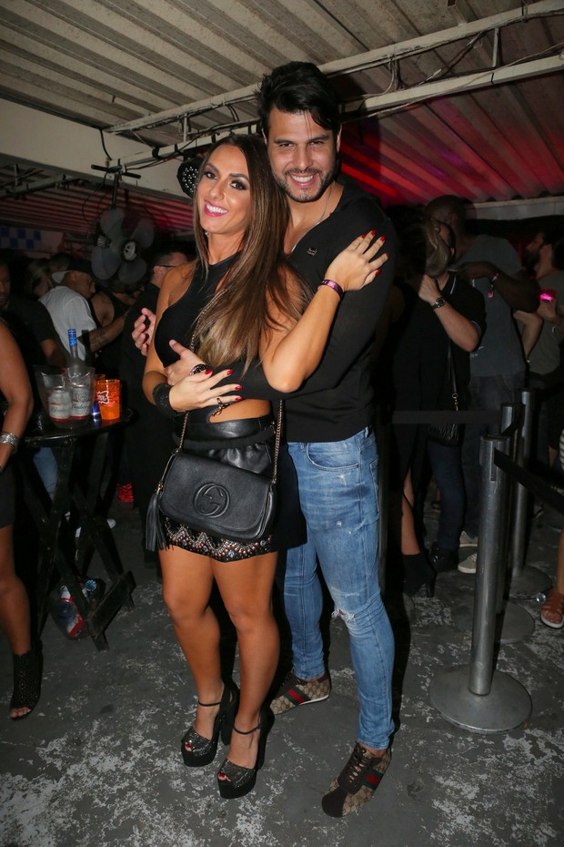 Marcelo Bimbi e Nicole Bahls (Foto: Reginaldo Teixeira/CS Eventos Divulgação)