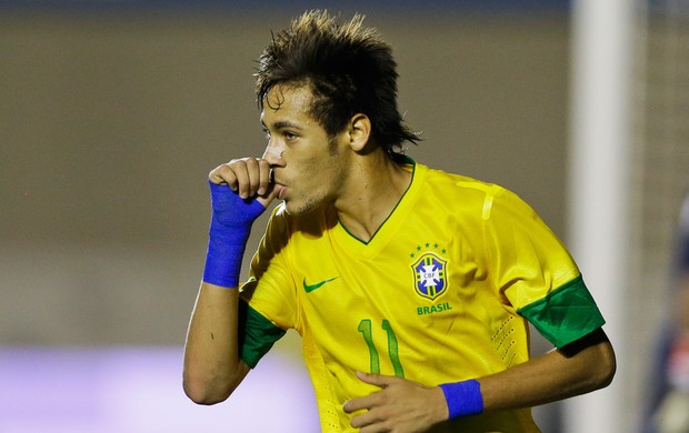 Neymar gol Brasil x Argentina (Foto: AP)