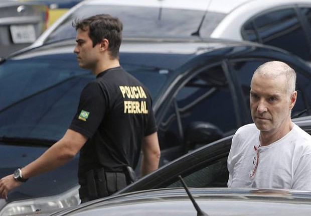 Eike Batista chega à sede da Policia Federal, no Rio de Janeiro (Foto: Domingos Peixoto/Agência O Globo)
