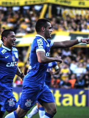 Renato Augusto corinthians gol criciúma série a (Foto: Eduardo Valente / Agência Estado)