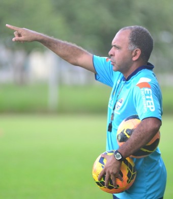 Jeferson Félix técnico São José Futebol Feminino (Foto: Tião Martins/ PMSJC)