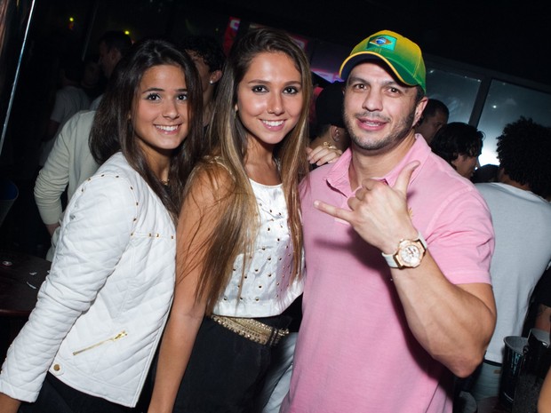 Carol Portaluppi e o ex-BBB Kléber Bambam em boate no Rio (Foto: Raphael Mesquita/ Divulgação)