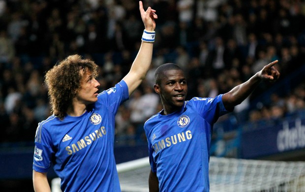 David Luiz Ramires Chelsea (Foto: AP)