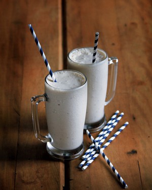 Milk-shake de amendoim e geleia de framboesa (Foto: Rogério Voltan)