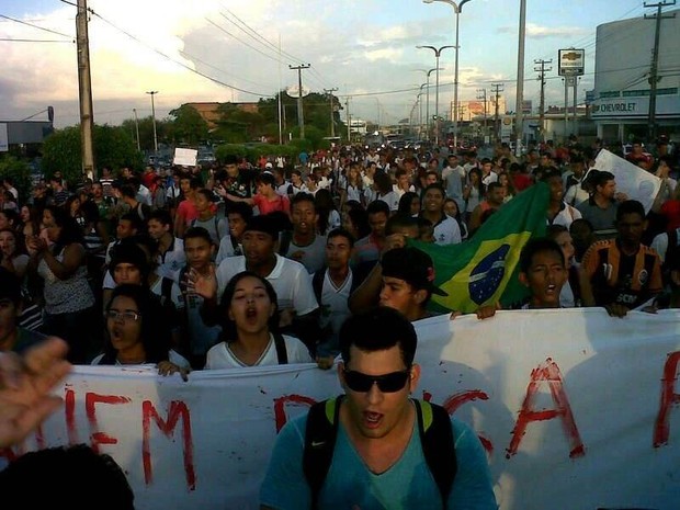 Mobilização teve concentração na Praça da Cohab, em São Luís (Foto: Diego Torres/TV Mirante)