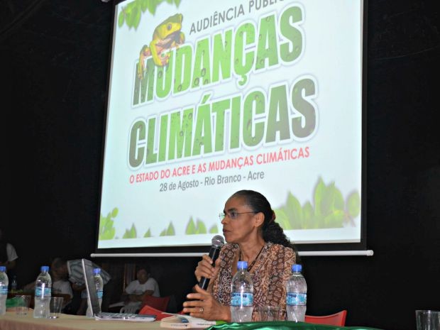 Marina Silva defendeu modificação do modelo de desenvolvimento durante audiência pública, em Rio Branco (Foto: Caio Fulgêncio/G1)