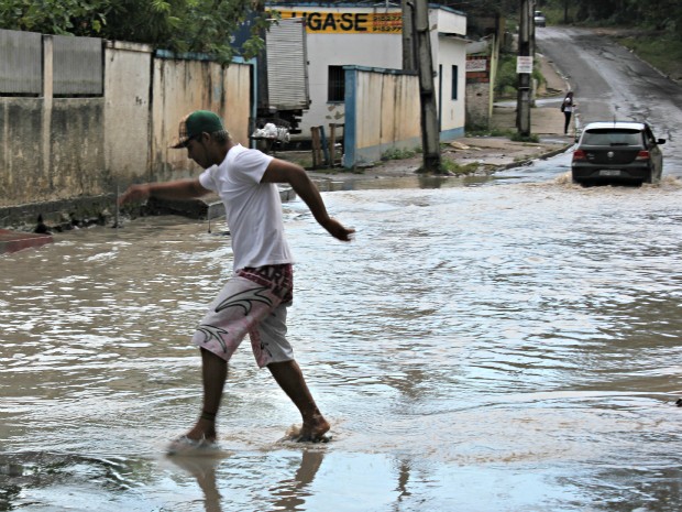 G1 Chuva Causa Deslizamentos De Barrancos E Alagamentos Em Manaus