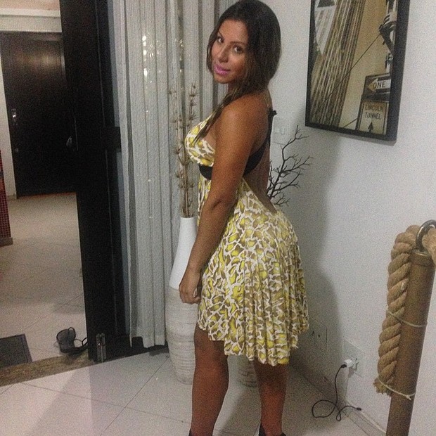 Andressa Ferreira posa decotada (Foto: Instagram/ Reprodução)