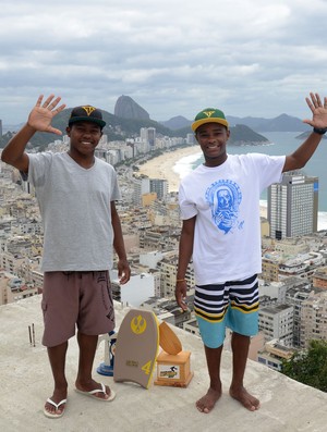 Promessas do bodyboard brasileiro, Sócrates Santana (16) e Matheus Bastos (17) disputam inédito título mundial pela categoria júnior (Foto: André Durão)