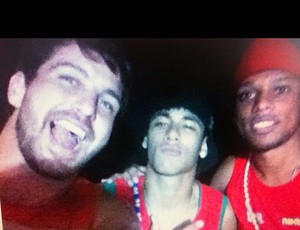 Neymar, André e Diogo Pretto, Carnaval 2012 (Foto: Reprodução / Instagram)