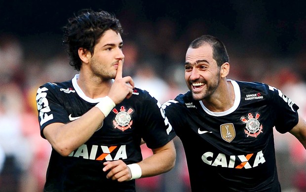 DE VIRADA, TIMÃO DERROTA O 
SÃO PAULO NO MORUMBI: 2 A 1 (Marcos Ribolli / Globoesporte.com)