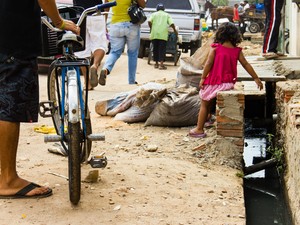 G Moradores Reclamam De Esgoto A C U Aberto No Bairro Da Levada