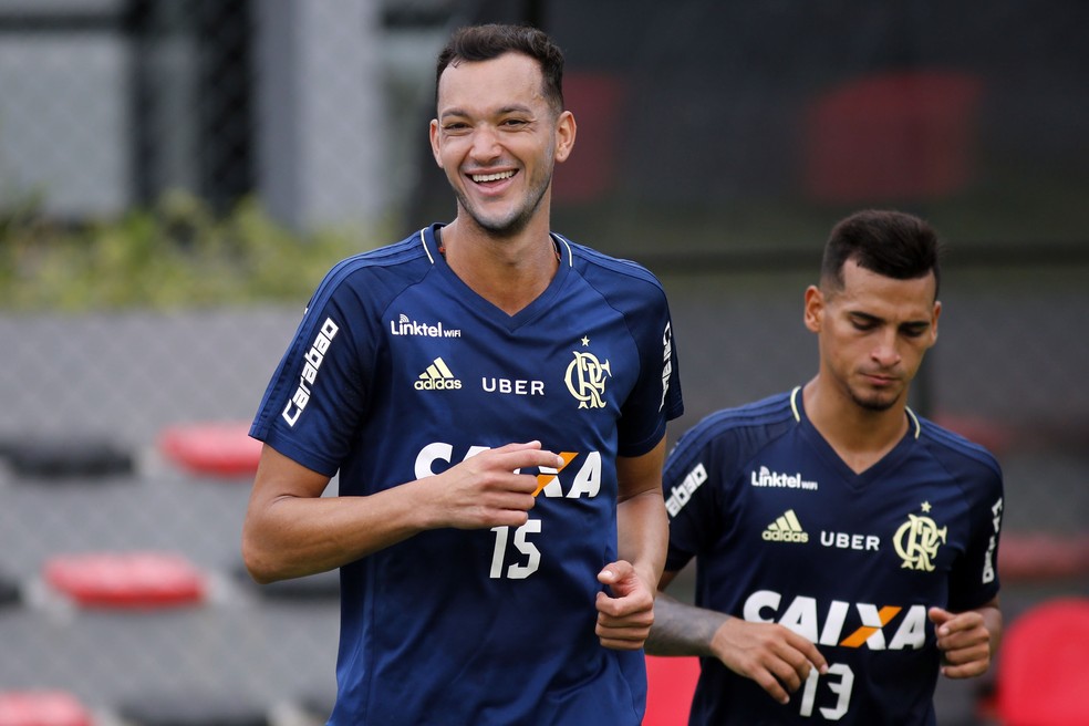 Contrato de Réver deve ser renovado em breve  (Foto: Gilvan de Souza/Flamengo)