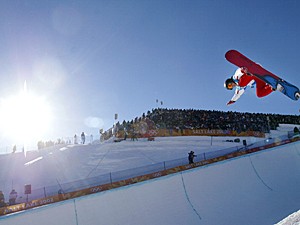  França treina snowboard durante competição em Park City (Foto: Adrian Dennis/Arquivo AFP)
