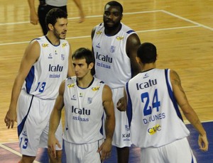 Basquete Minas x Joinville (Foto: Tarcísio Badaró)