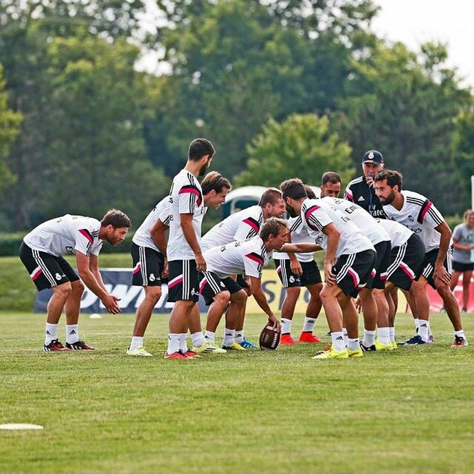 jogadores do Real Madrid disputam partida de futebol americano (Foto: Reprodução / Instagram)