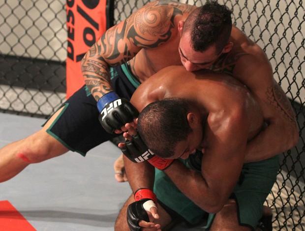 Santiago Ponzinibbio e Cleiton Foguete TF Brasil 2 (Foto: Divulgação / UFC)
