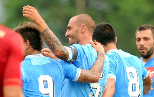 Cannavaro comemora gol do Napoli (Foto: Reprodução / Site Oficial do Napoli)