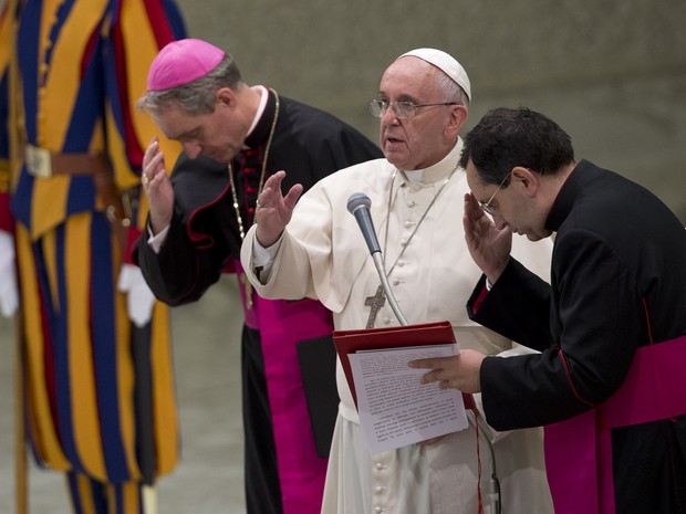 Papa discursa no Vaticano (Foto: Andrew Medichini/AP)