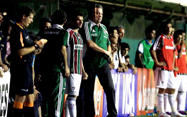 Abel Braga no jogo do Fluminense na Bombonera (Foto: Ricardo Ayres / Photocamera)
