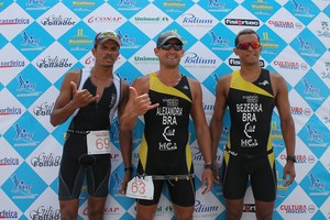 Triathlon Petrolina (Foto: Magda Lomeu) Triathlon Petrolina (Foto: Magda Lomeu)