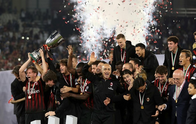 milan campeão da supercopa da itália (Foto: REUTERS/Ibraheem Al Omari)