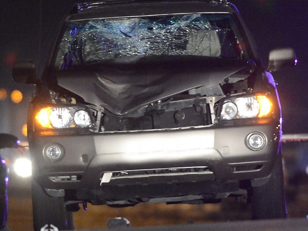 Imagem do carro que bateu no fotógrafo que perseguia a Ferrari de Justin Bieber (Foto: Reuters/Gene Blevins)