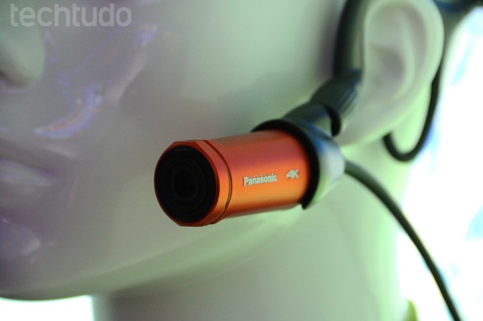 A filmadora da Panasonic filma em 4K e 25 quadros por segundo (Foto: Fabrício Vitorino/TechTudo) A filmadora da Panasonic filma em 4K e 25 quadros por segundo (Foto: Fabrício Vitorino/TechTudo)