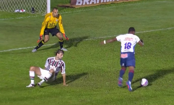 Jogador do Friburguense desbanca corintiano e drible é eleito 