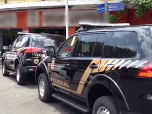 Polícia Federal na Paraíba cercou prédio de cooperativa, no Centro de João Pessoa (Foto: Walter Paparazzo/G1)