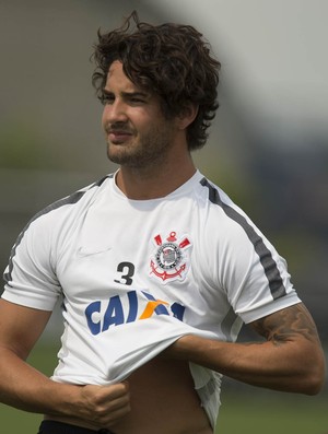 Time de Luxa busca mais um brasileiro  e não desistiu de Pato, diz dirigente