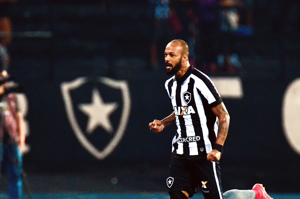 Bruno Silva soma quatro gols e duas assistências em nove rodadas (Foto: Agência Estado)