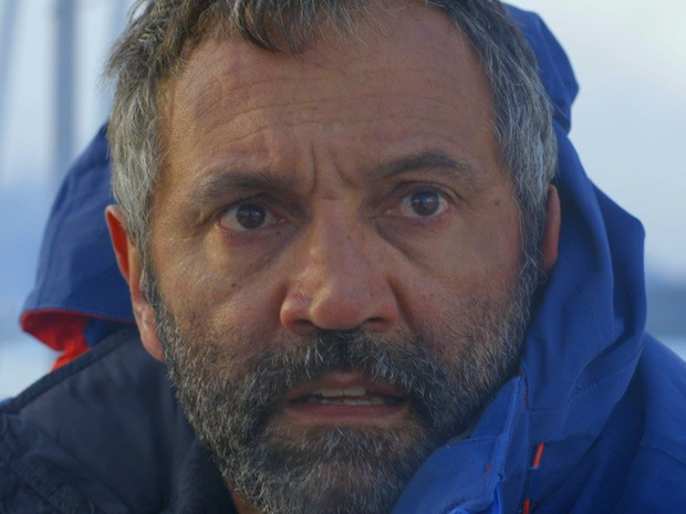 Momentos antes do choque, Miguel dá de cara com a enorme parede de gelo (Foto: TV Globo) Momentos antes do choque, Miguel dá de cara com a enorme parede de gelo (Foto: TV Globo)