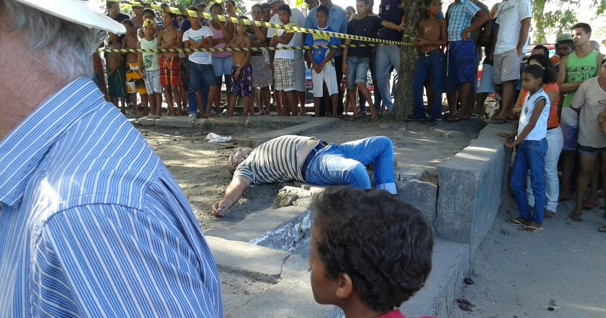 G1 Taxista é Morto A Tiros Em Praça Pública De Boca Da Mata Alagoas Notícias Em Alagoas 7695