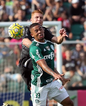  Gabriel Jesus ficará suspenso por conta de cartões amarelos no Brasileirão