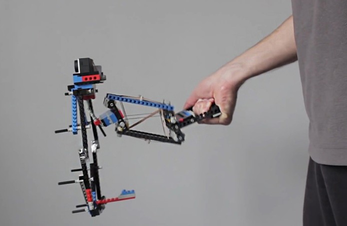 Estabilização de movimentos com o uso da GoPro no modelo de Lego (Foto: Divulgação/ProductTank)