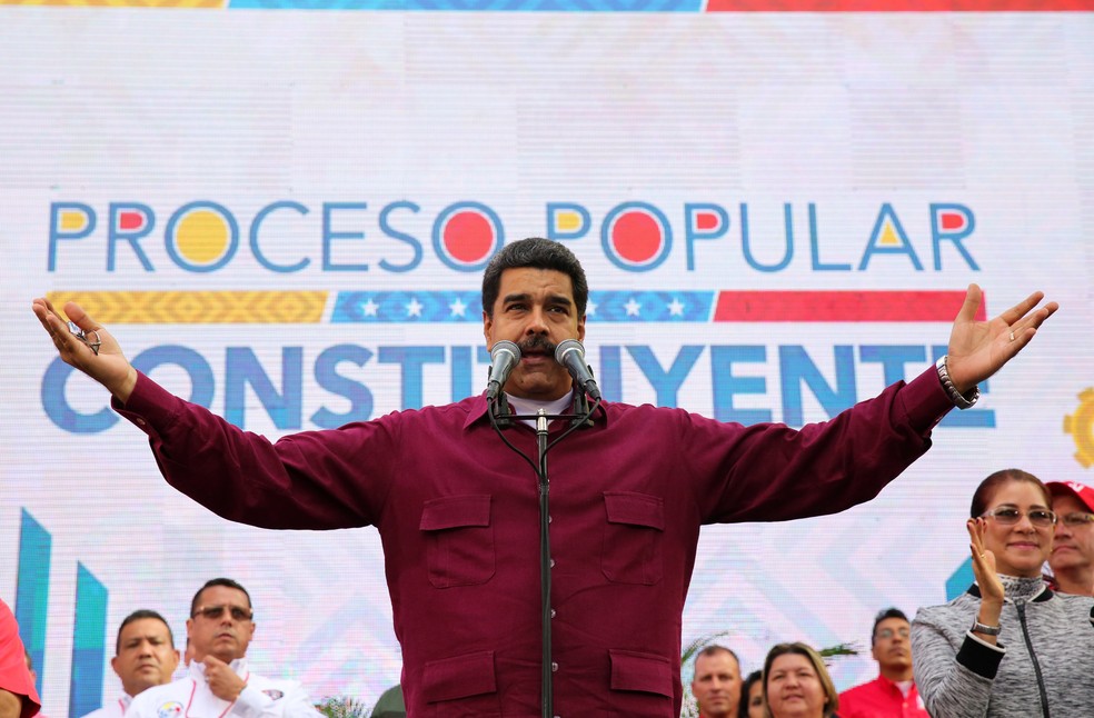 Maduro discursa no Palacio de Miraflores, na Venezuela (Foto: Reuters/Palacio de Miraflores/Divulgação)